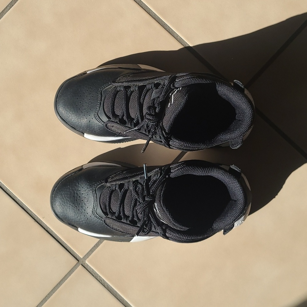 Nike Jordan Max Aura 4GS Boys Shoes